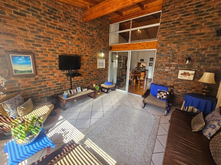 5 Bedroom Property for Sale in Panorama Free State